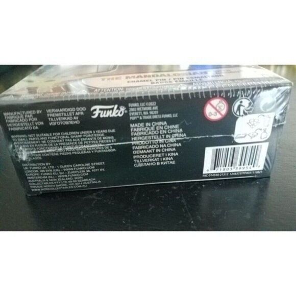 #SE Star Wars Mandalorian w/Grogu Funko Pop! Big Metal Enamel Pin - Picture 2 of 7